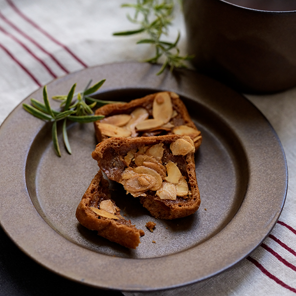 素材にこだわり、他にはない風味、食感のお菓子に仕上げました。